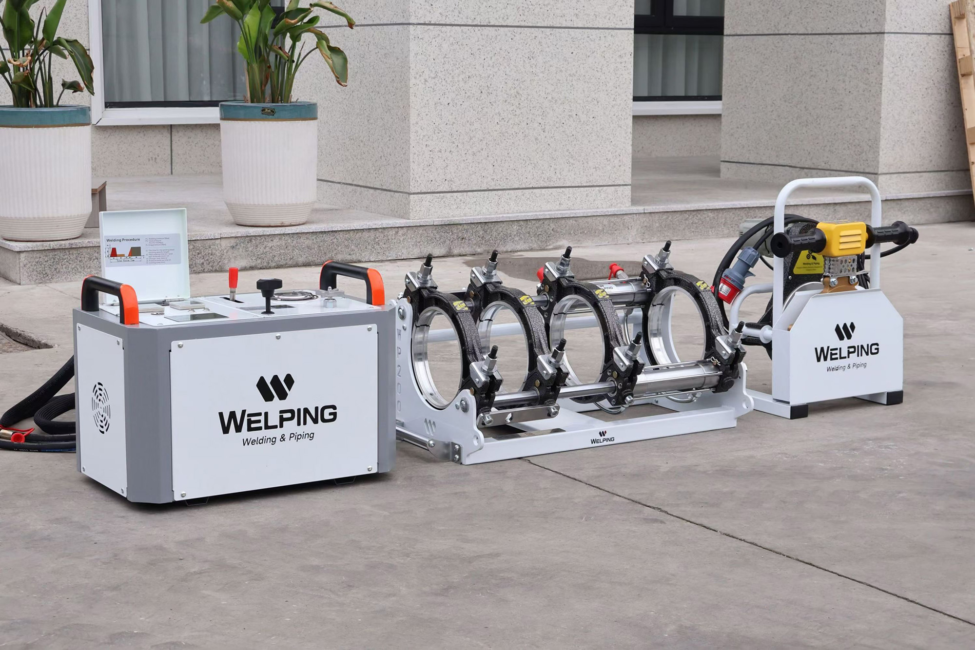 This butt welding machine can improve construction efficiency